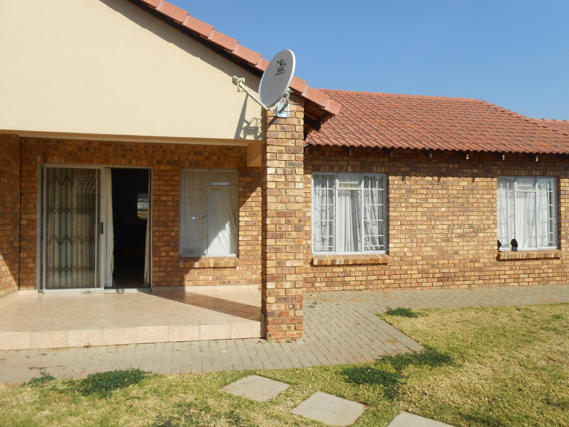 Front View of property in Theresapark