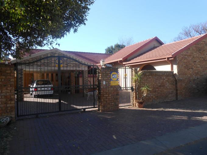 3 Bedroom House for Sale For Sale in Lenasia South - Private Sale - MR112941