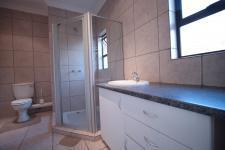 Bathroom 2 - 7 square meters of property in Woodhill Golf Estate