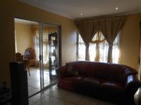 Lounges - 30 square meters of property in Dobsonville