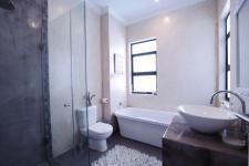 Bathroom 3+ - 8 square meters of property in The Wilds Estate