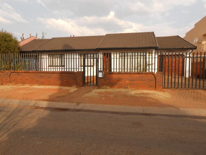 3 Bedroom House for Sale For Sale in Lenasia South - Home Sell - MR115688