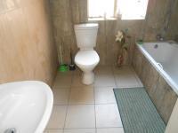 Bathroom 1 - 6 square meters of property in Vaalpark