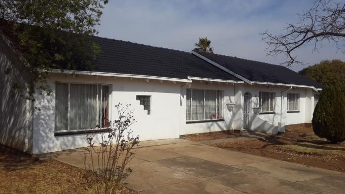 4 Bedroom House for Sale For Sale in Benoni - Private Sale - MR115841