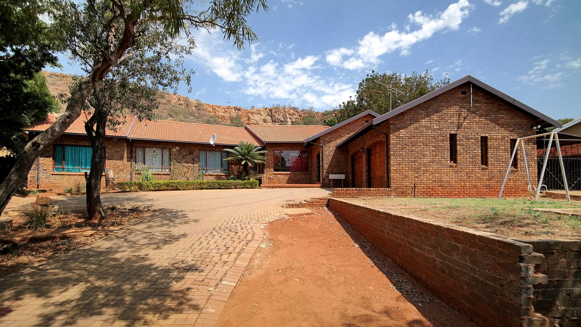 Front View of property in Rustenburg