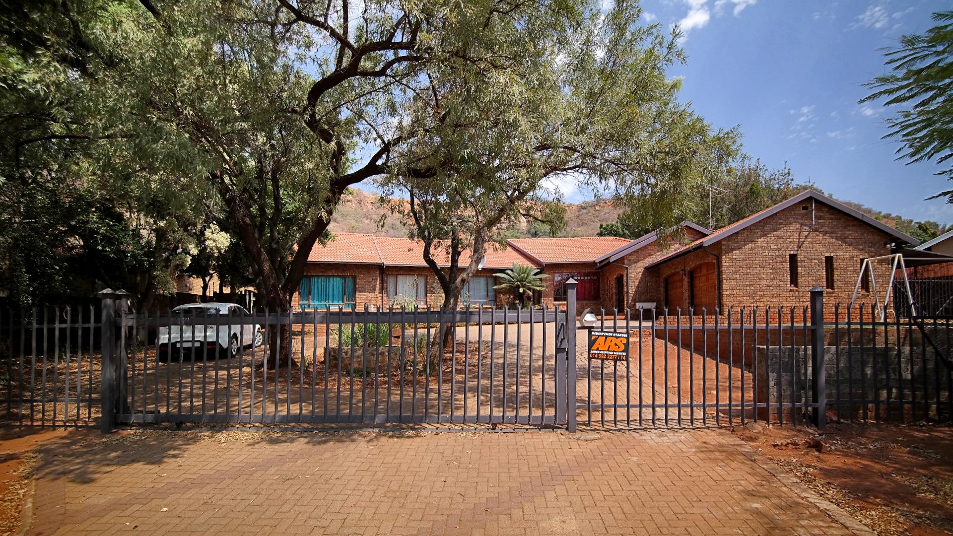 4 Bedroom House for Sale For Sale in Rustenburg Private Sa