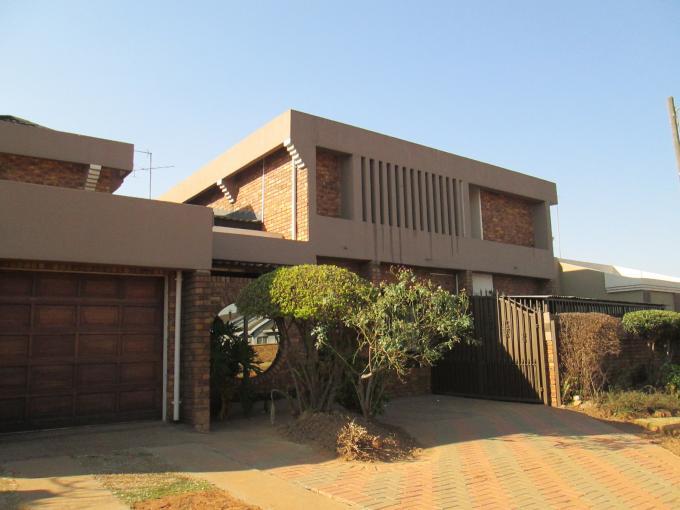 6 Bedroom House for Sale For Sale in Daveyton - Home Sell - MR115887