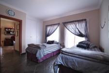 Bed Room 1 - 21 square meters of property in Silver Lakes Golf Estate