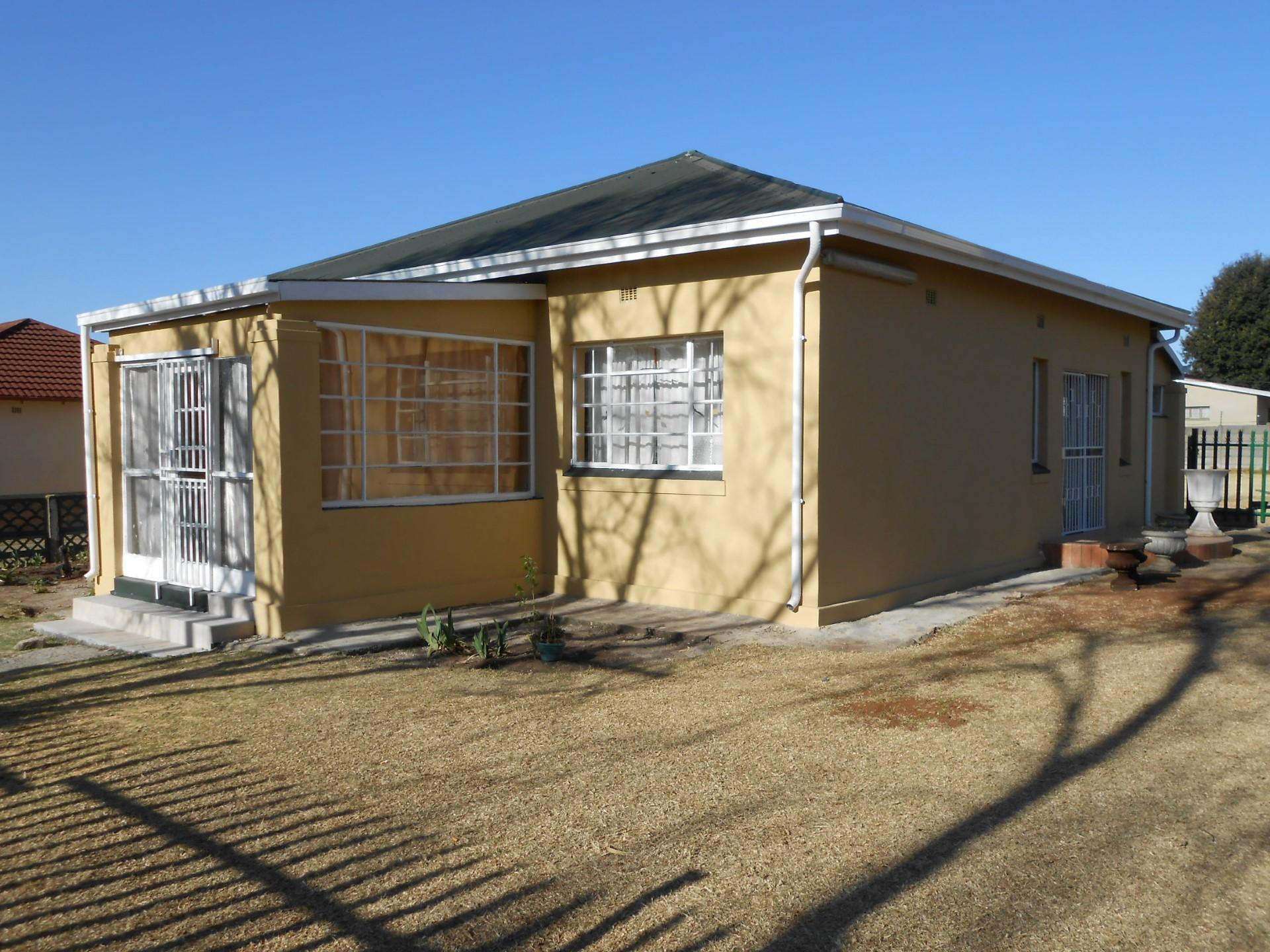 Front View of property in Strubenvale