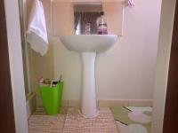 Main Bathroom - 2 square meters of property in Waterval East