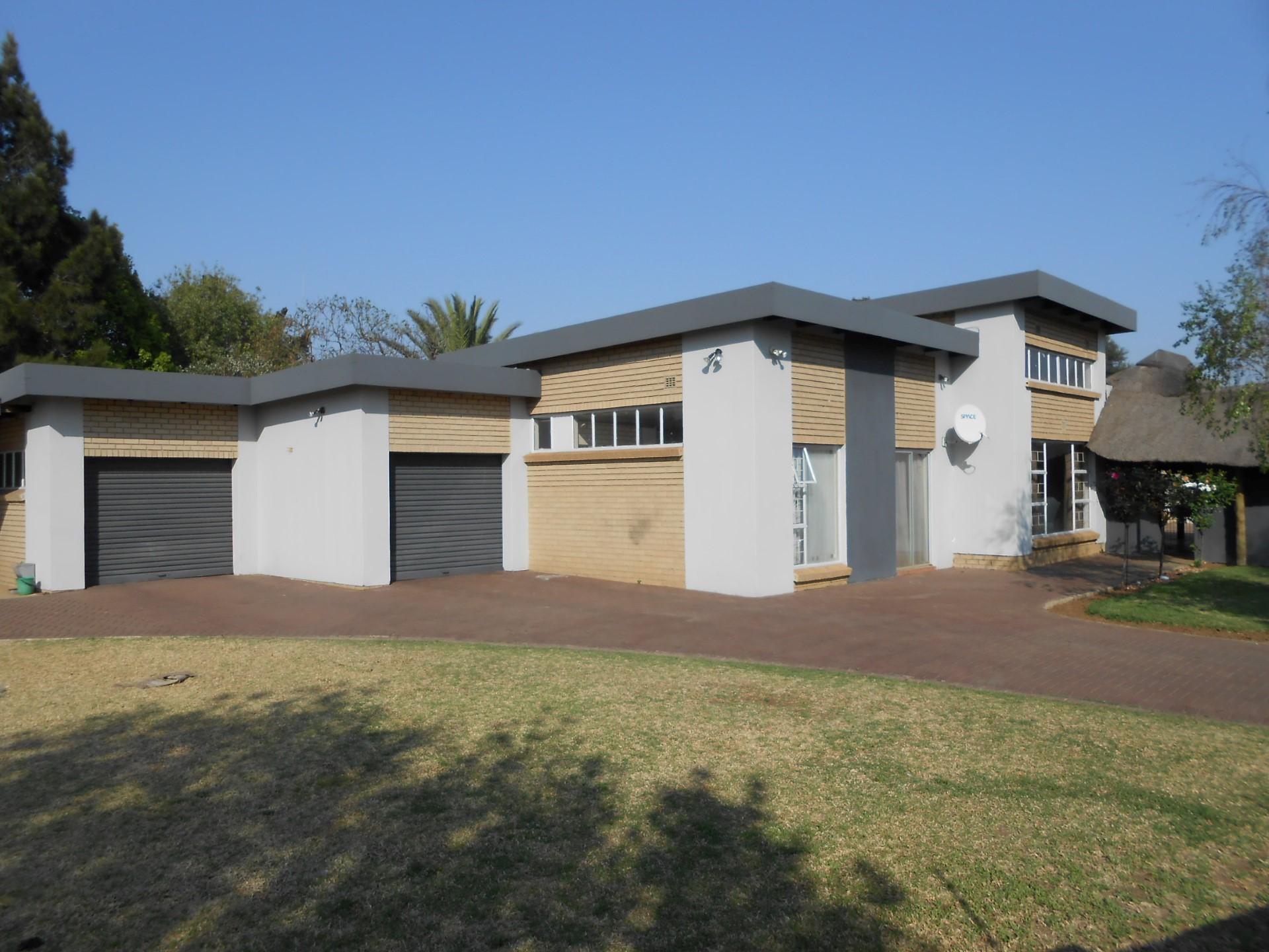 Front View of property in Vaalpark