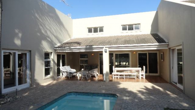 4 Bedroom House for Sale For Sale in Plettenberg Bay - Home Sell - MR117507
