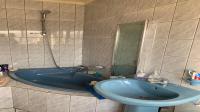 Main Bathroom - 4 square meters of property in Emalahleni (Witbank) 