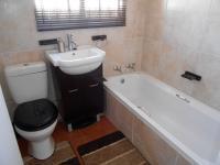 Bathroom 1 - 3 square meters of property in Crystal Park