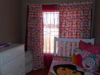 Bed Room 2 - 7 square meters of property in Crystal Park