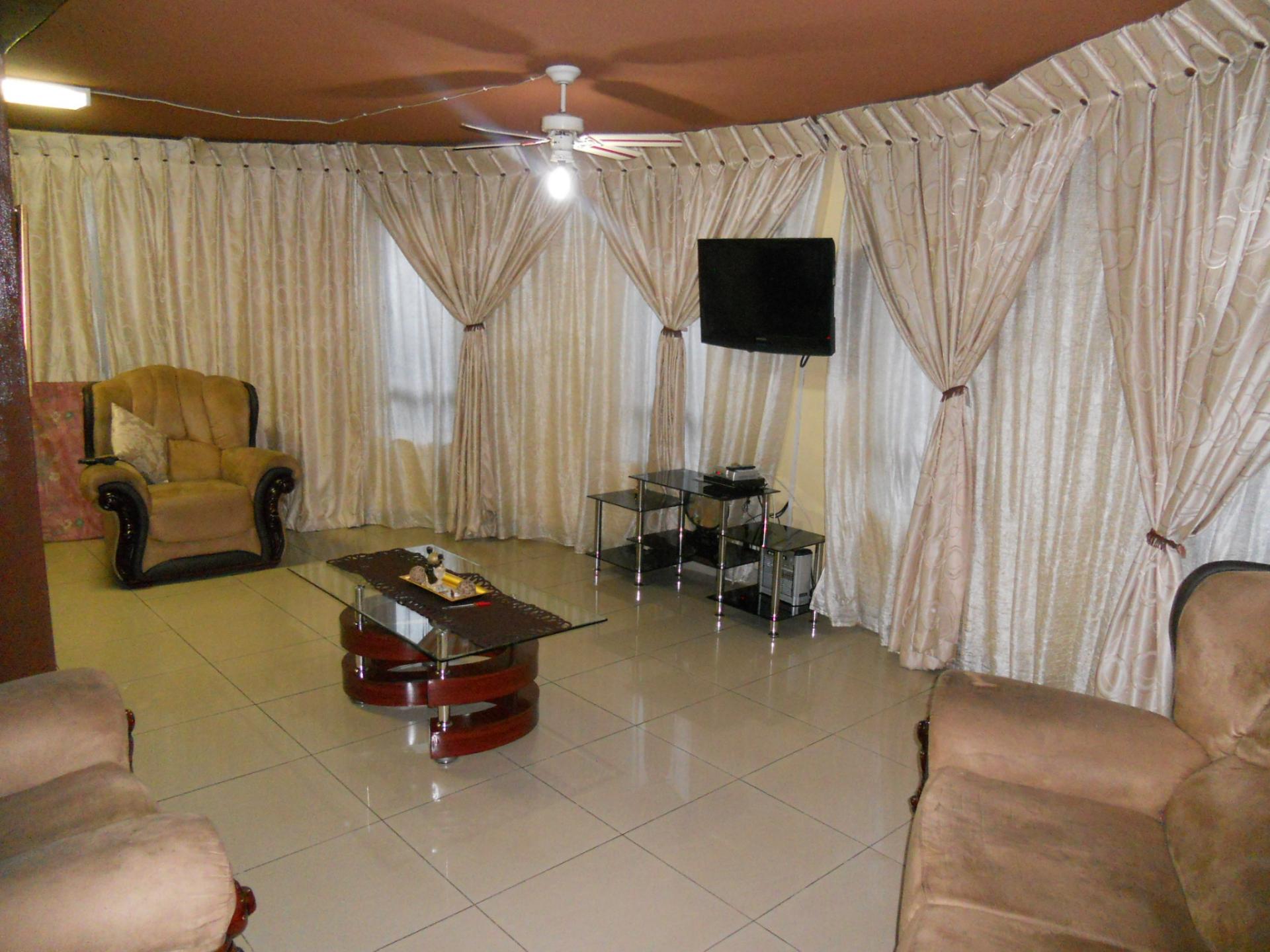 4 Bedroom House for Sale For Sale in Umzinto - Private Sale