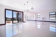 Dining Room - 22 square meters of property in Silverwoods Country Estate