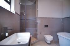 Bathroom 2 - 3 square meters of property in Silverwoods Country Estate