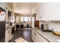 Kitchen - 24 square meters of property in Brackendowns