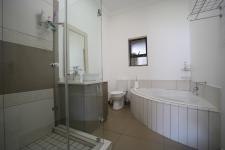 Bathroom 1 - 8 square meters of property in Silver Lakes Golf Estate