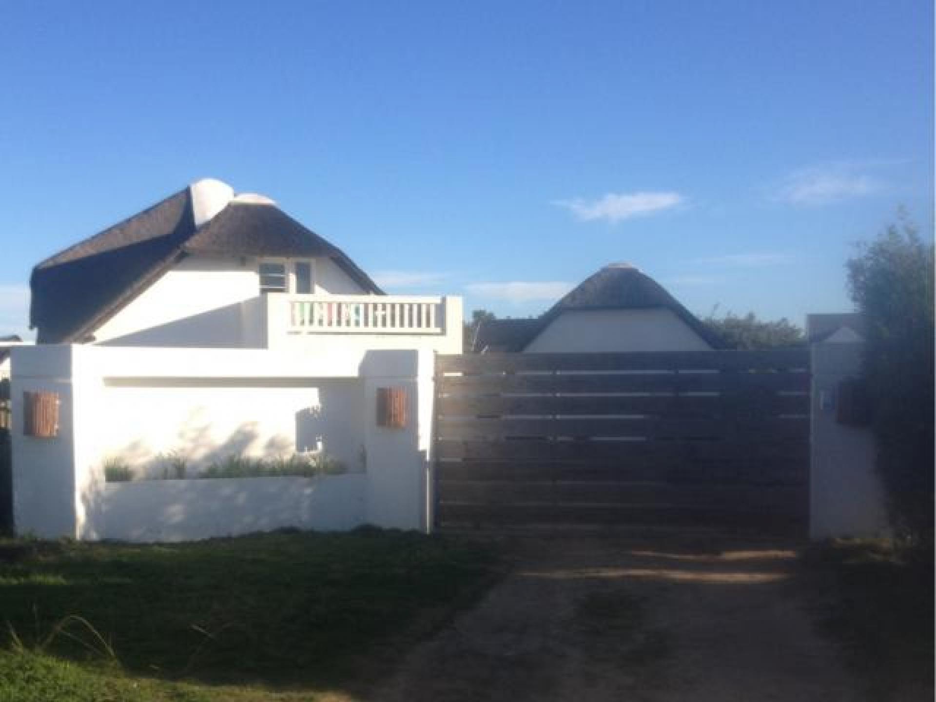 Front View of property in St Francis Bay