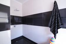 Bathroom 1 - 9 square meters of property in Newmark Estate