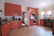 Kitchen - 18 square meters of property in Silver Lakes Golf Estate