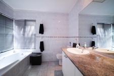 Bathroom 1 - 9 square meters of property in Silver Lakes Golf Estate