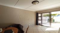 Lounges - 19 square meters of property in Sunninghill