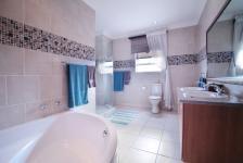 Main Bathroom - 7 square meters of property in The Wilds Estate