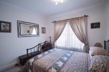 Bed Room 1 - 13 square meters of property in Woodhill Golf Estate