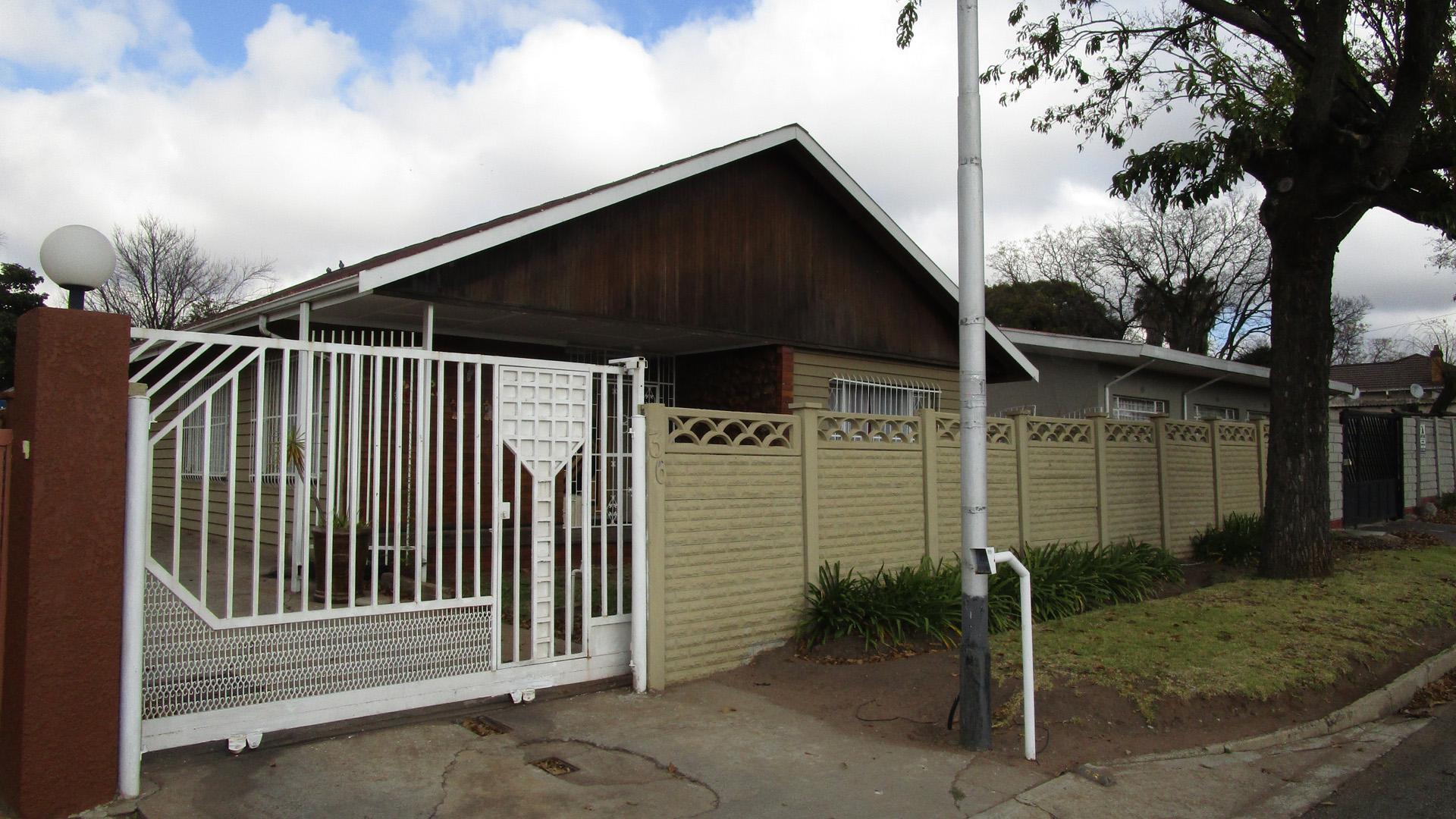 Front View of property in Hamberg