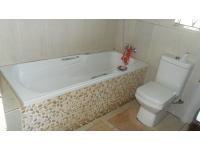 Main Bathroom of property in Vosloorus