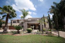 Front View of property in Silver Lakes Golf Estate