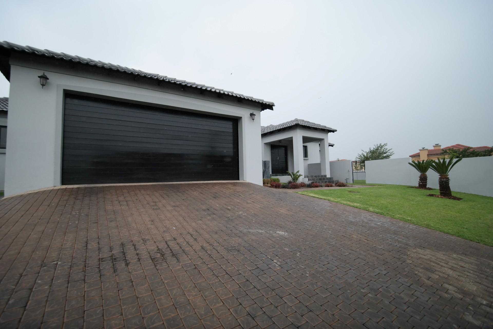 Front View of property in Six Fountains Estate