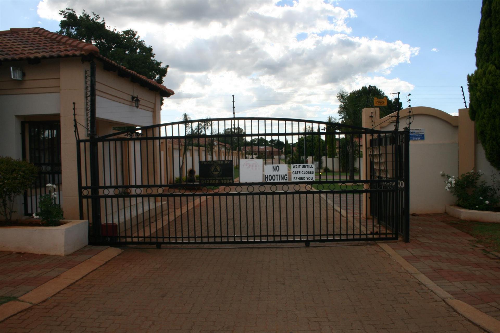 Front View of property in Heatherview