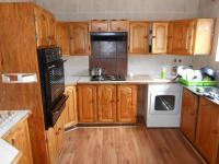 Kitchen - 27 square meters of property in Bedworth Park