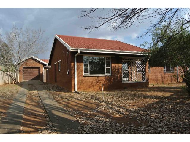 3 Bedroom House for Sale For Sale in Vaalpark - Home Sell - MR122985