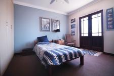 Bed Room 2 - 14 square meters of property in The Meadows Estate