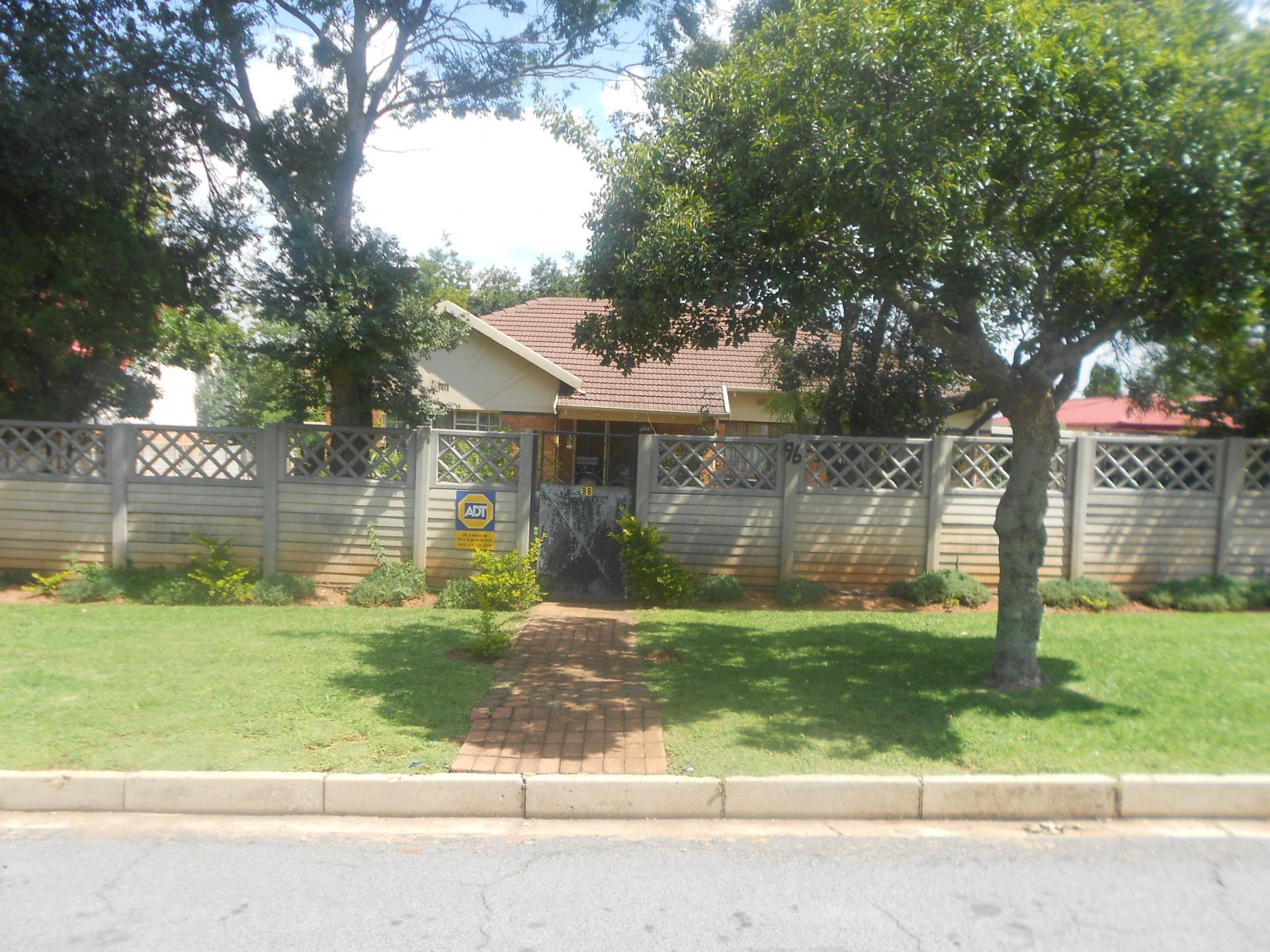 Front View of property in Horison