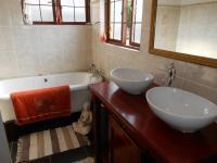 Main Bathroom - 5 square meters of property in Greenstone Hill