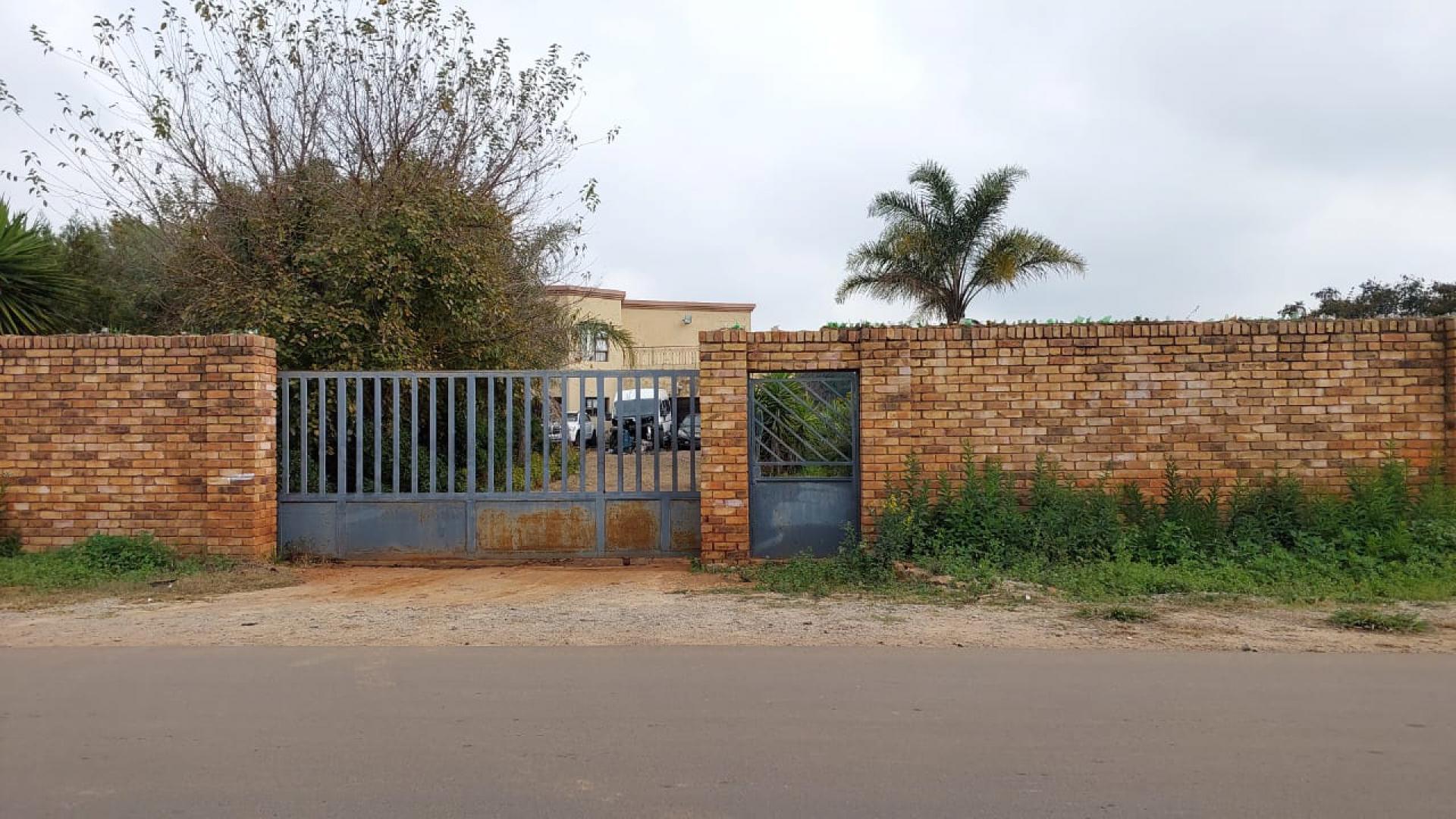 Standard Bank Repossessed 5 Bedroom House for Sale on online