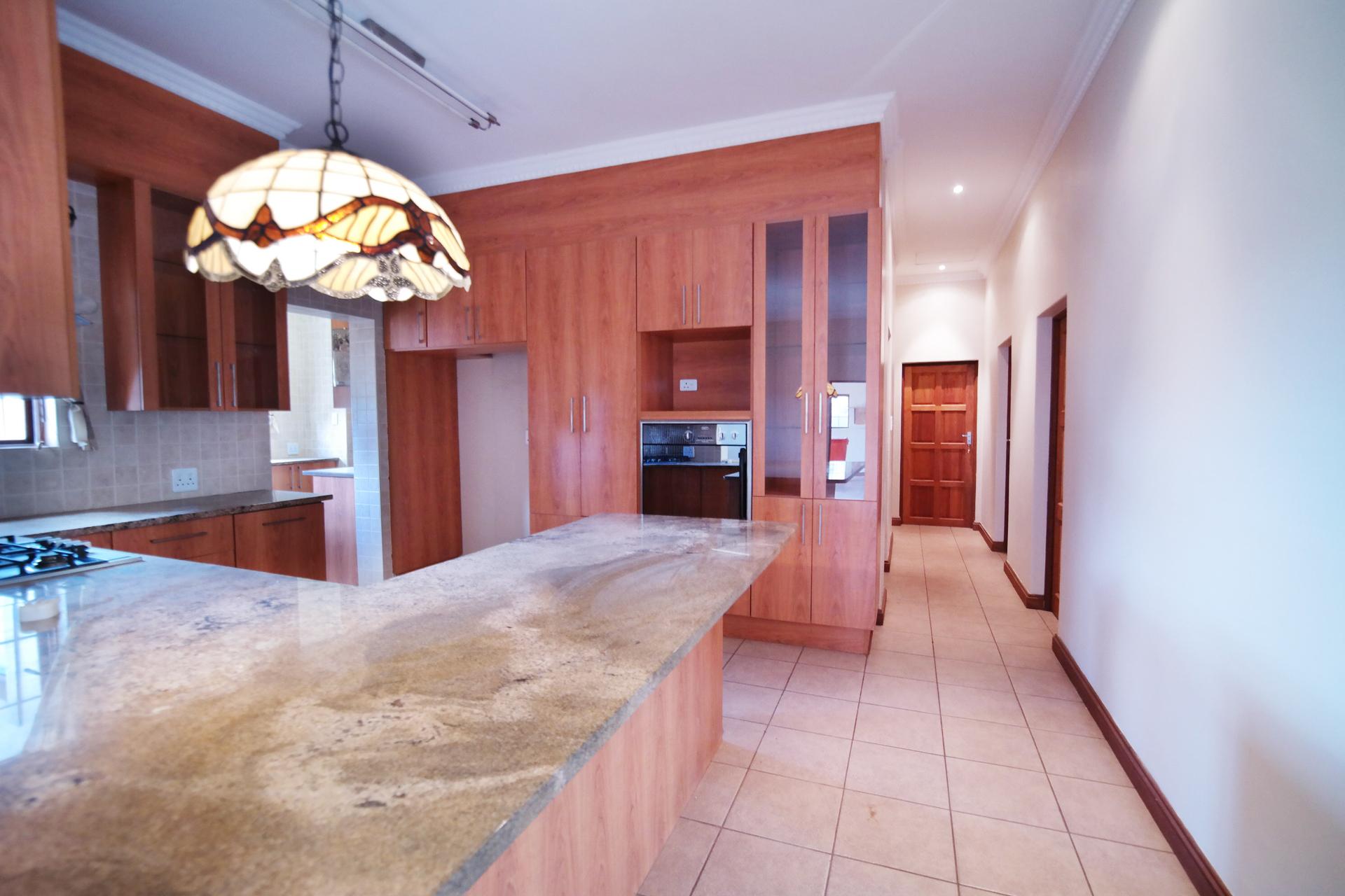 Kitchen - 20 square meters of property in The Meadows Estate