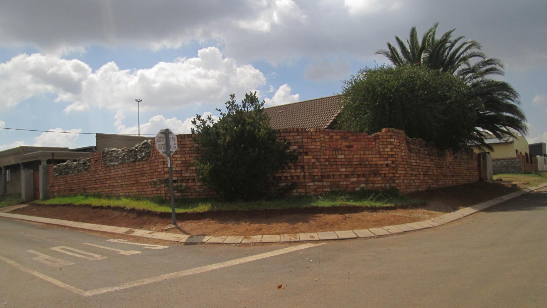 Front View of property in Tsakane