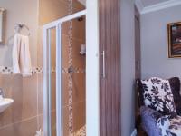 Bathroom 1 - 9 square meters of property in The Meadows Estate