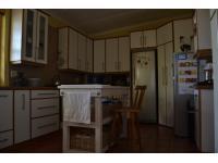 Kitchen of property in Porterville