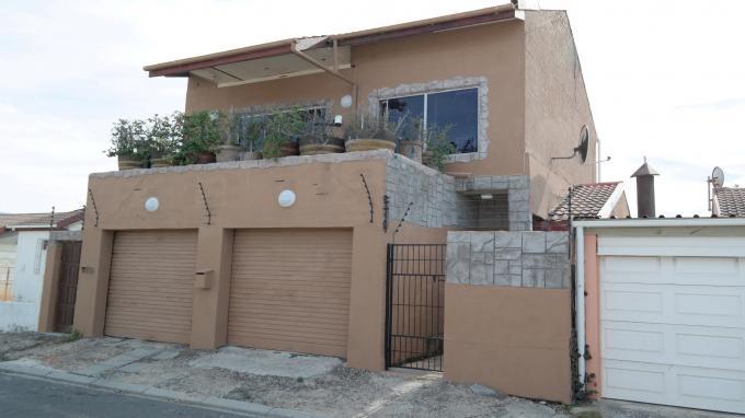 4 Bedroom House for Sale For Sale in Muizenberg   - Private Sale - MR128303