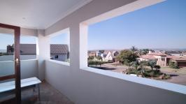 Balcony - 30 square meters of property in Willow Acres Estate