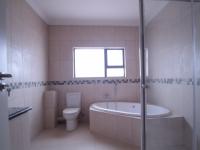 Main Bathroom - 10 square meters of property in The Ridge Estate