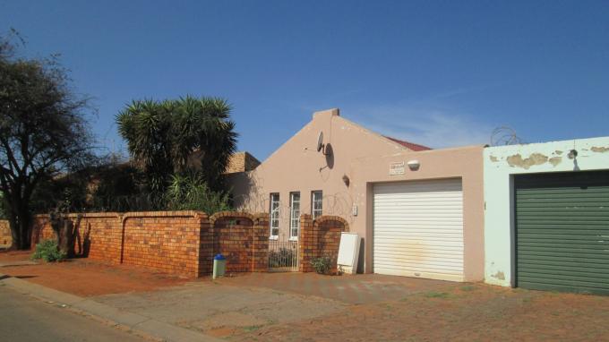 3 Bedroom House for Sale For Sale in Eldorado Park AH - Home Sell - MR128675